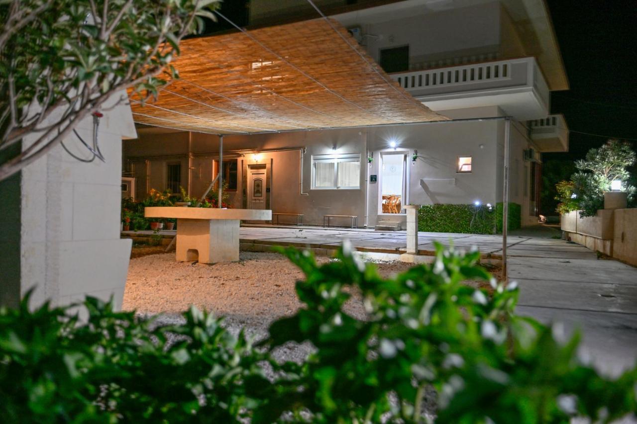 Mpoulakis Apartment 98 Kissamos Bagian luar foto